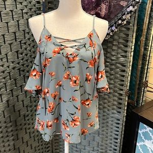 Daytrip, cold shoulder tops, size small, 97% polyester, 3% spandex